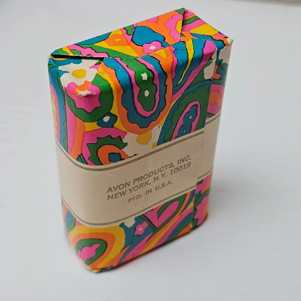Vintage Avon Hawaiian‎ White Ginger Perfumed Soap 3oz Psychedelic Floral Wrap